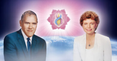 Mark L Prophet - Elizabeth Clare Prophet